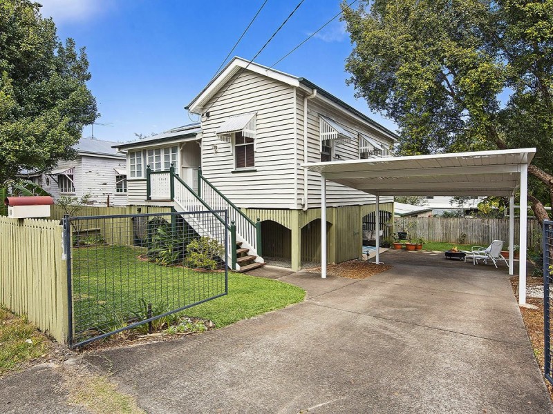 30 Fenton Street, Fairfield QLD 4103