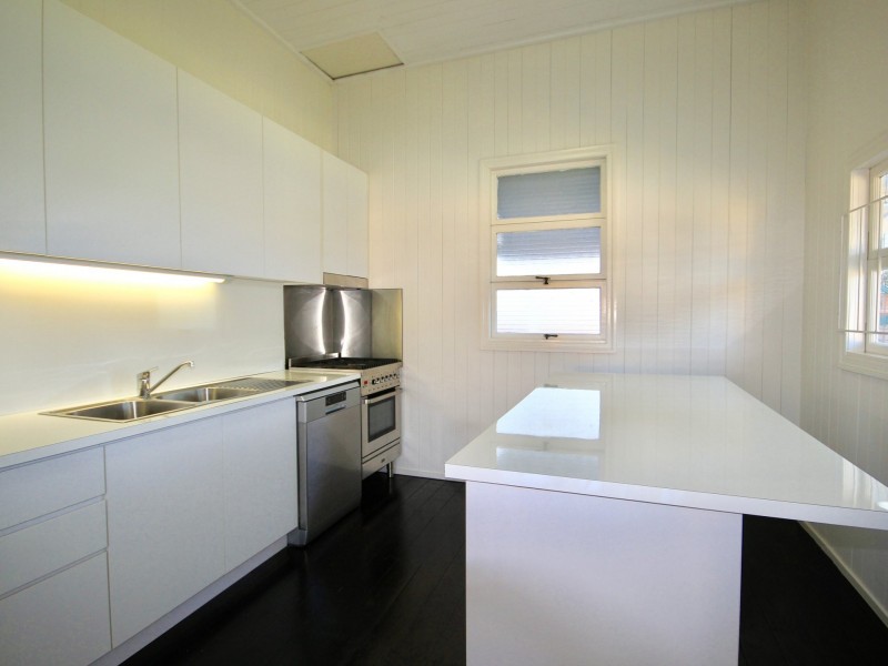 17 Albert Street, Woolloongabba QLD 4102