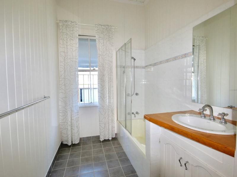 17 Albert Street, Woolloongabba QLD 4102