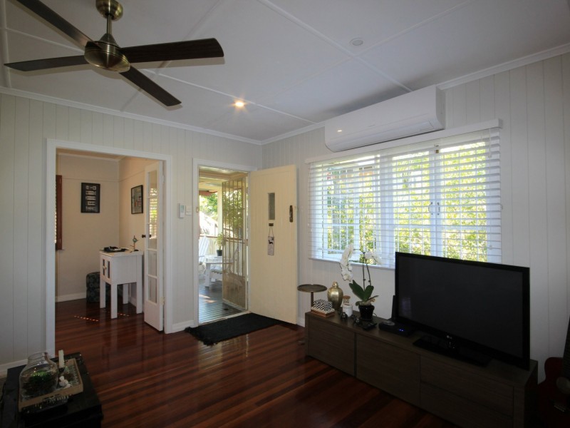 43 Cape Street, Holland Park QLD 4121