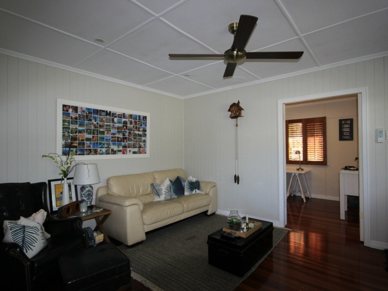 43 Cape Street, Holland Park QLD 4121