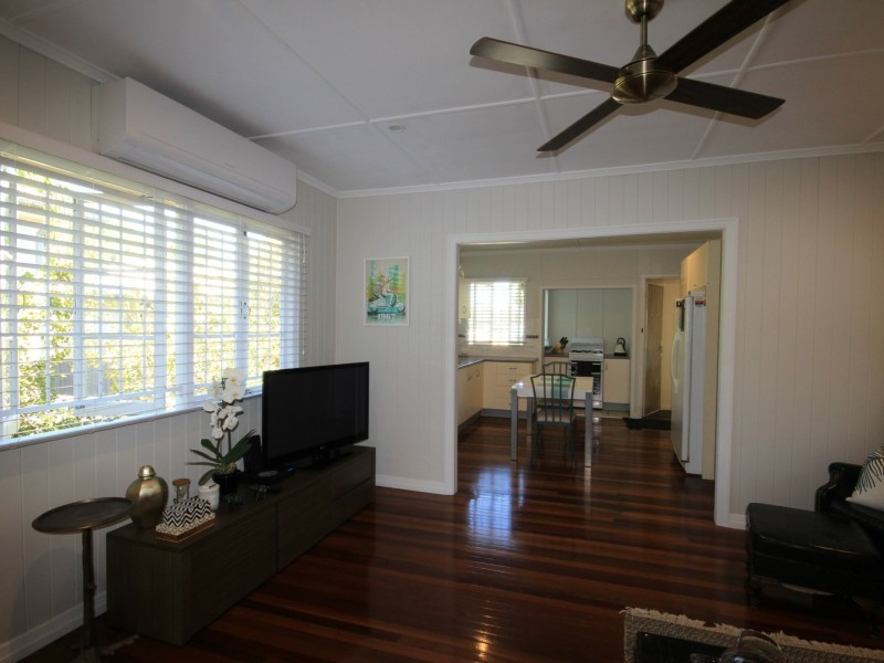 43 Cape Street, Holland Park QLD 4121