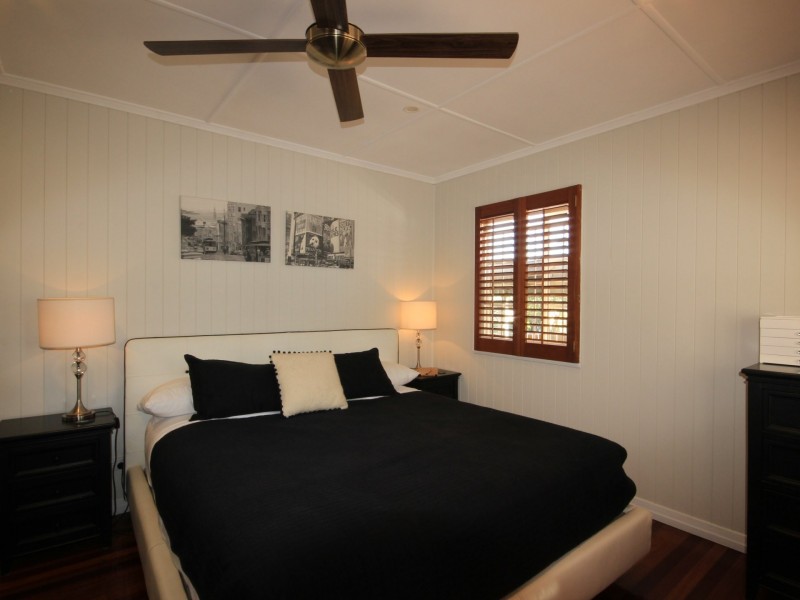 43 Cape Street, Holland Park QLD 4121