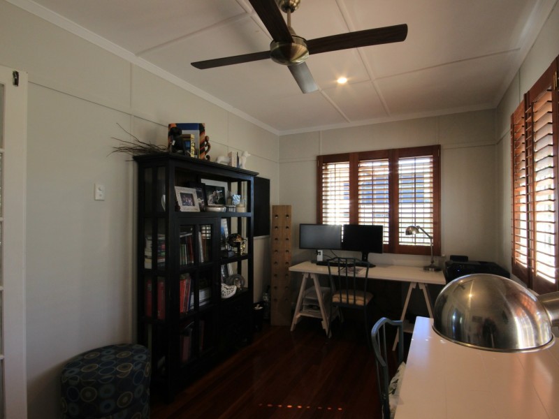 43 Cape Street, Holland Park QLD 4121