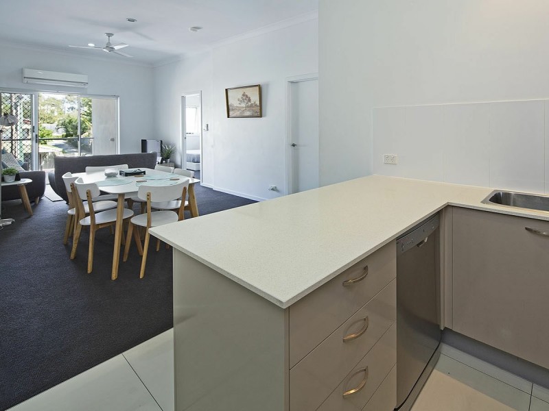 8/6 Ovendean Street, Yeronga QLD 4104