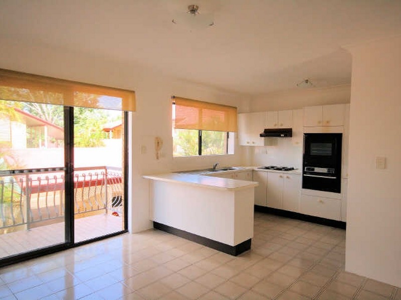 2/32 Gainsbrough Street, Moorooka QLD 4105