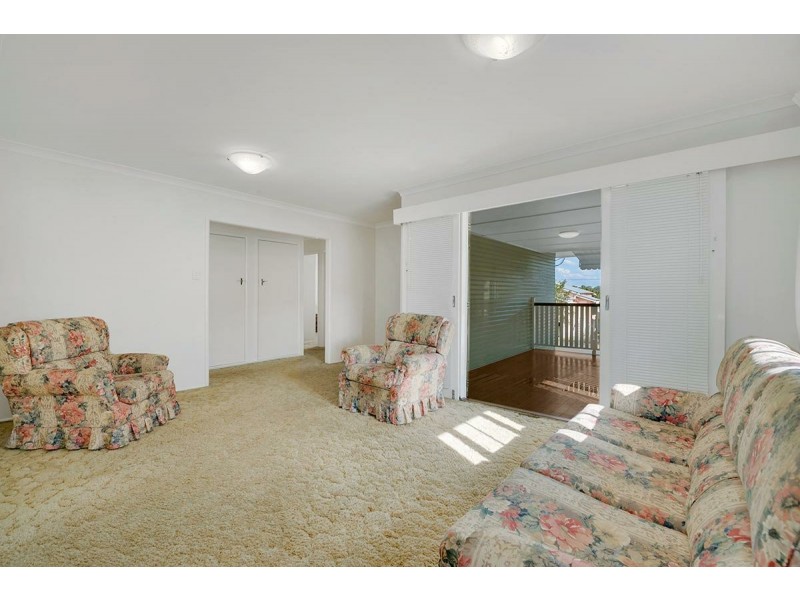 10 Castle Street, Fairfield QLD 4103