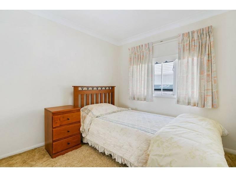 10 Castle Street, Fairfield QLD 4103