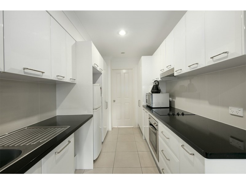 2/1 Victoria Street, Fairfield QLD 4103