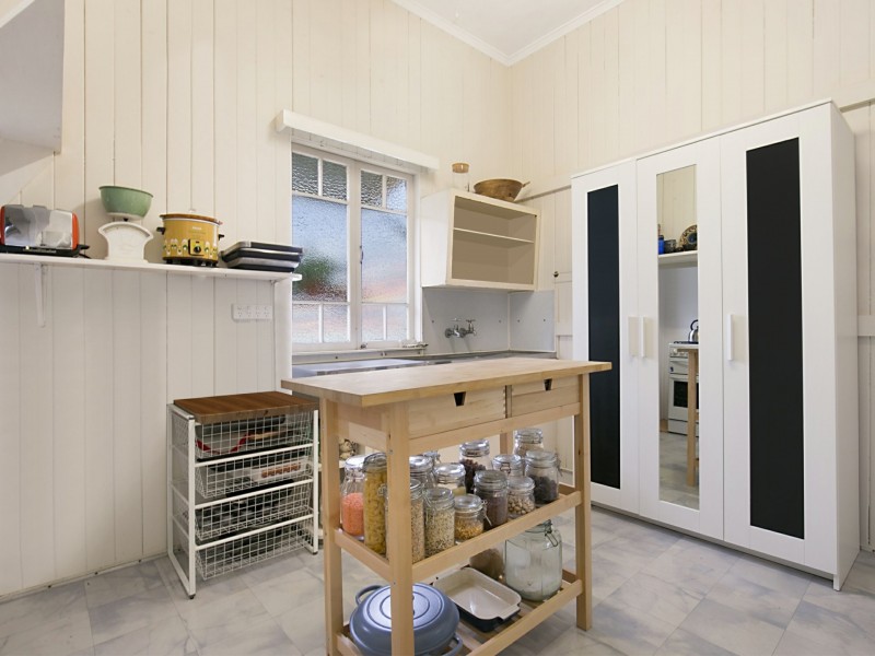 122 Fairfield Road, Fairfield QLD 4103