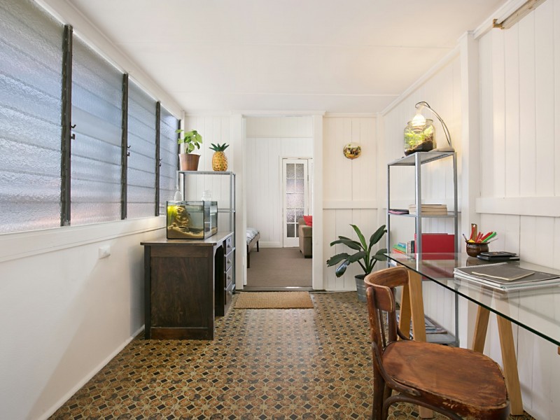 122 Fairfield Road, Fairfield QLD 4103