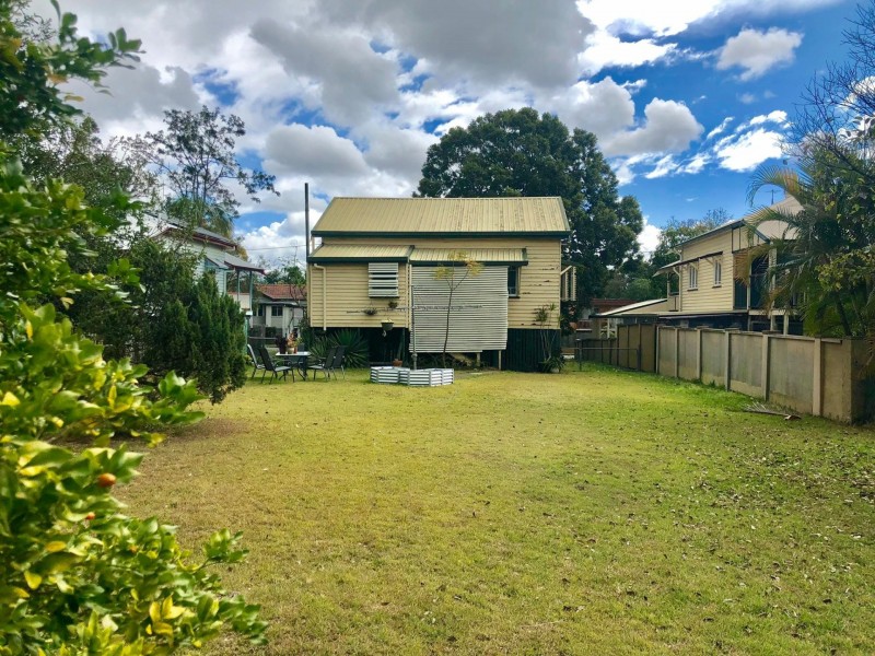 122 Fairfield Road, Fairfield QLD 4103