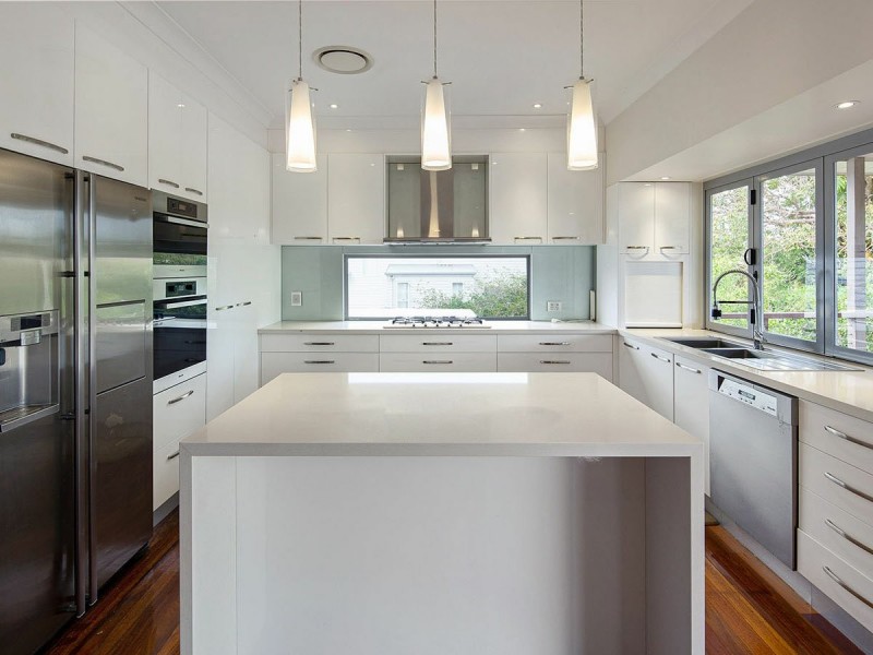 10 Newcastle Street, Fairfield QLD 4103