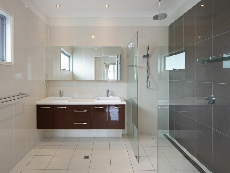 10 Newcastle Street, Fairfield QLD 4103