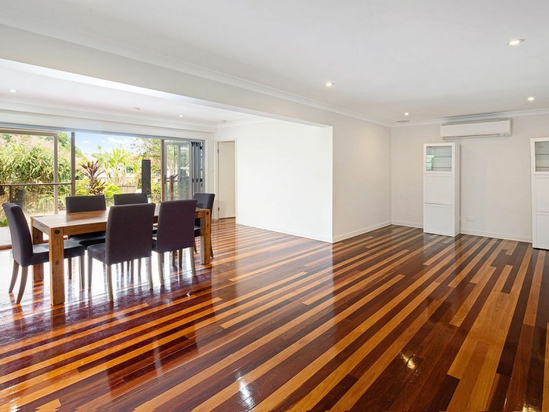 10 Newcastle Street, Fairfield QLD 4103