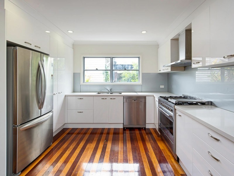 10 Newcastle Street, Fairfield QLD 4103