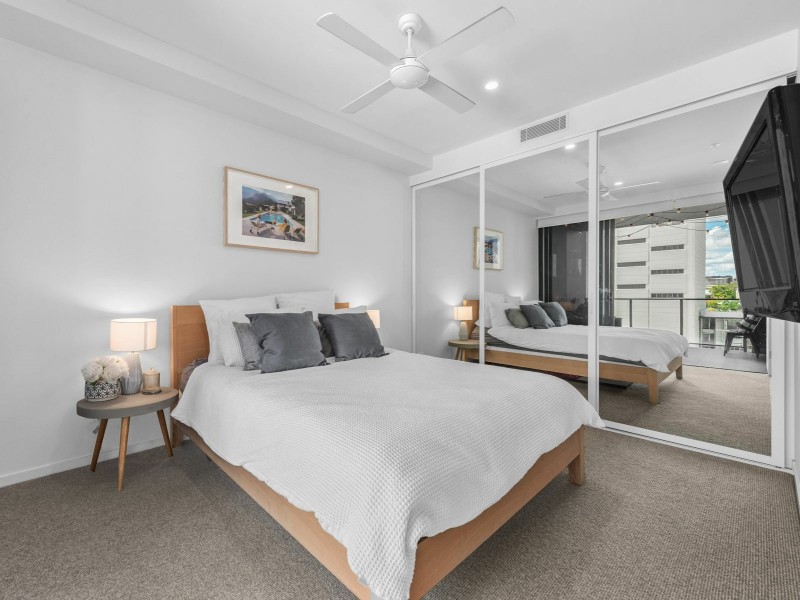 701/18 Duke Street, Kangaroo Point QLD 4169