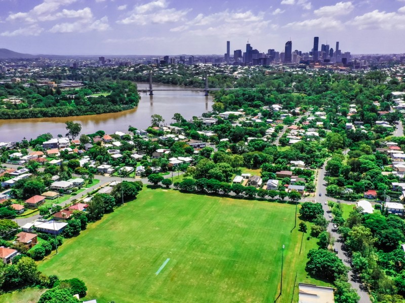 8 Crutchley Street, Fairfield QLD 4103