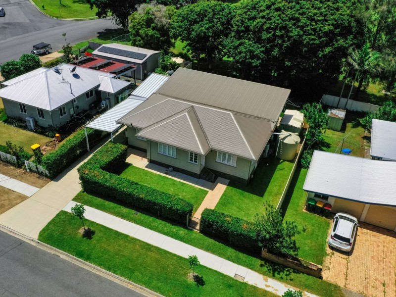 8 Crutchley Street, Fairfield QLD 4103