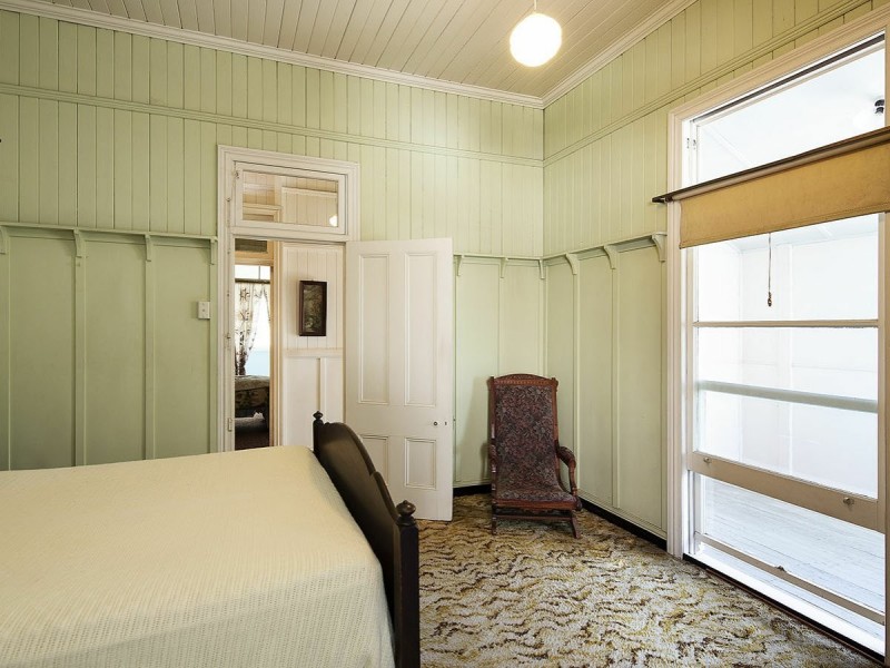 15 Dublin Street, Yeronga QLD 4104