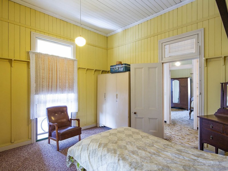 15 Dublin Street, Yeronga QLD 4104