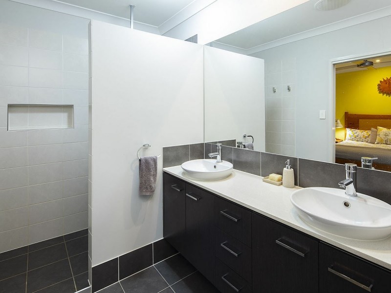 11 Glenaplin Avenue, Tarragindi QLD 4121