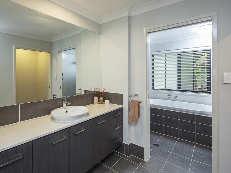 11 Glenaplin Avenue, Tarragindi QLD 4121