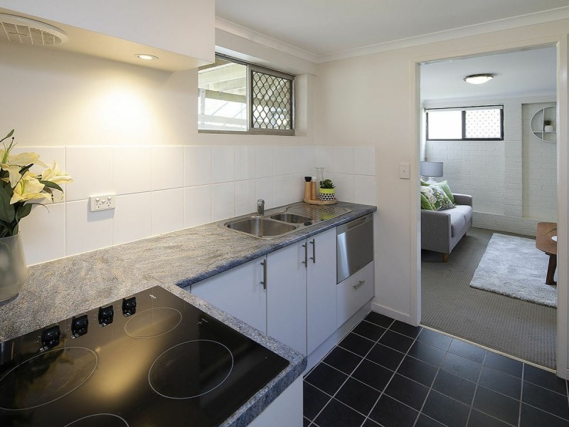 55 Ormonde Road, Yeronga QLD 4104