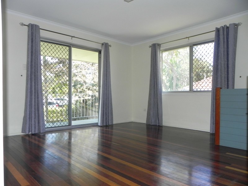 64 School Road, Yeronga QLD 4104