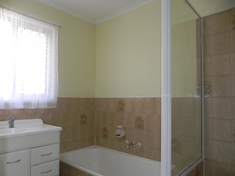 64 School Road, Yeronga QLD 4104