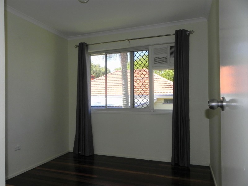 64 School Road, Yeronga QLD 4104