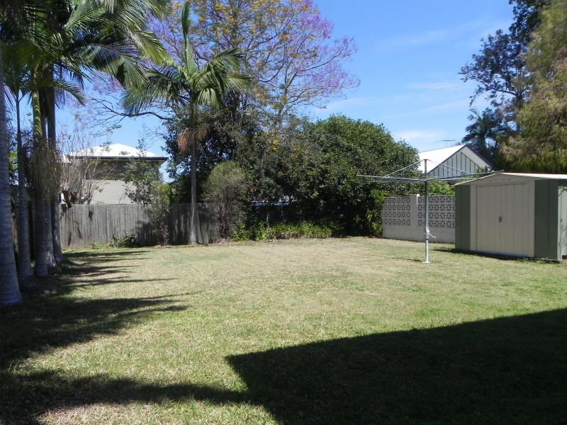 64 School Road, Yeronga QLD 4104