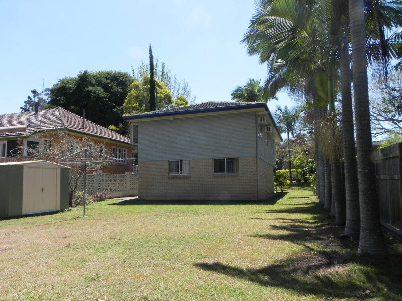 64 School Road, Yeronga QLD 4104