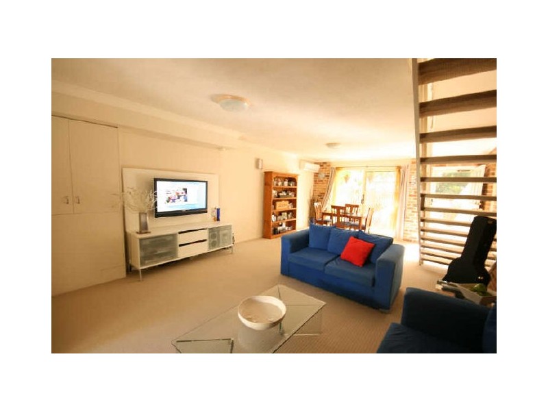 2/156 Fairfiled Road, Fairfield QLD 4103