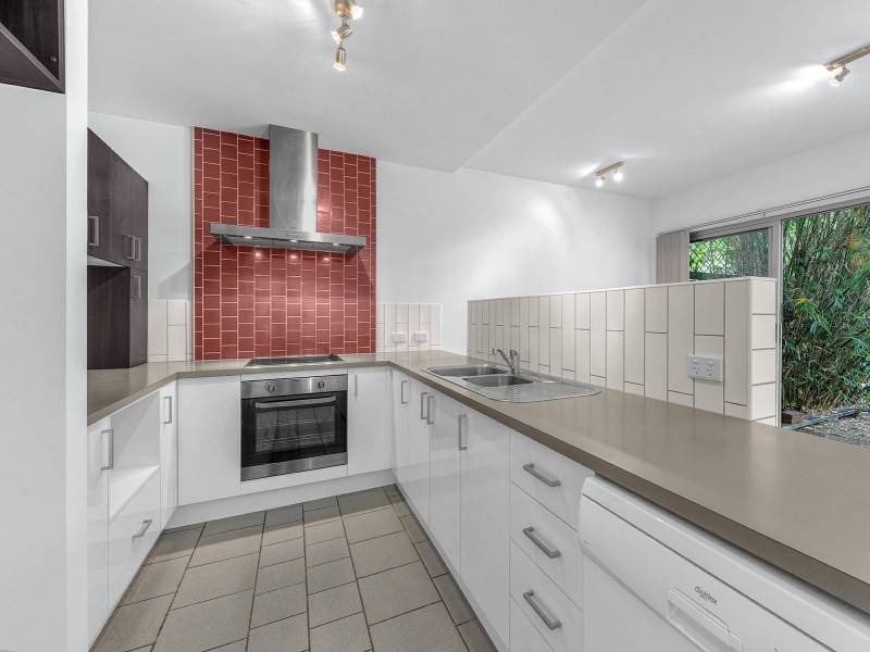 2/73 Ethel Street, Chermside QLD 4032