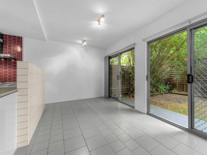 2/73 Ethel Street, Chermside QLD 4032