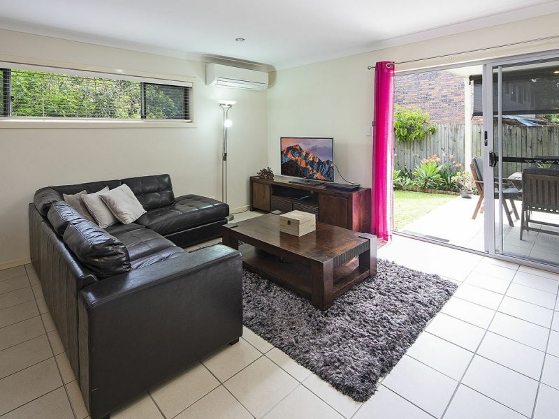 2/12 Gustavson Street, Annerley QLD 4103