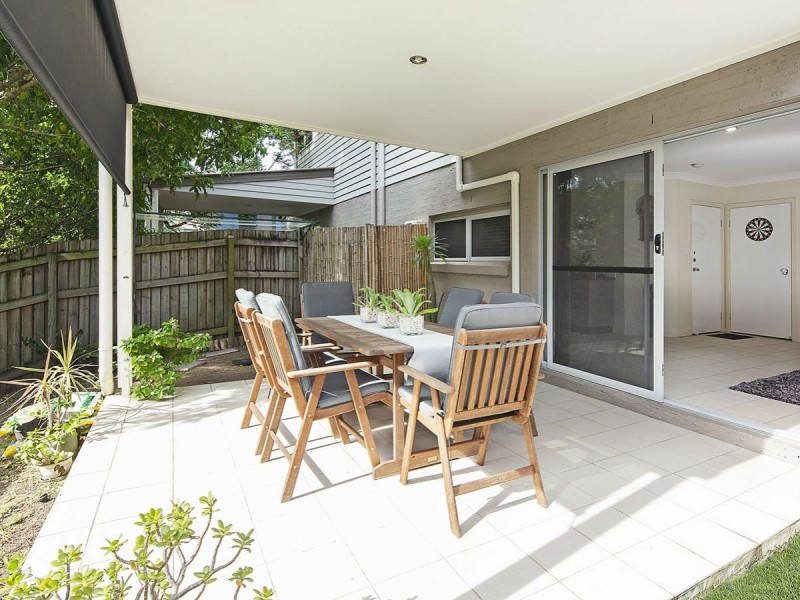 2/12 Gustavson Street, Annerley QLD 4103