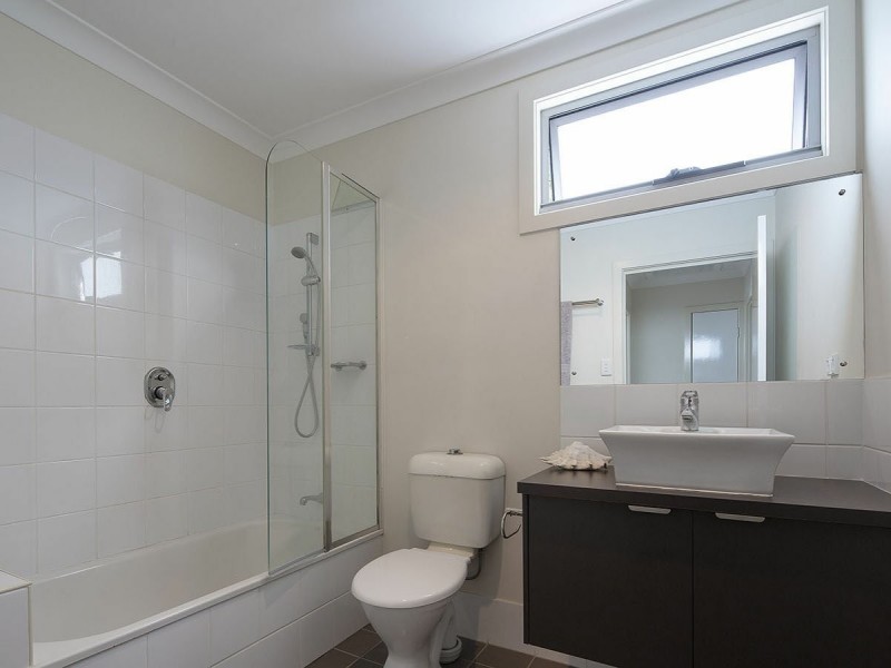 2/12 Gustavson Street, Annerley QLD 4103