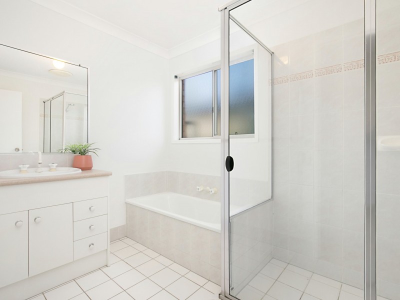 50 Evelyn Road, Wynnum West QLD 4178