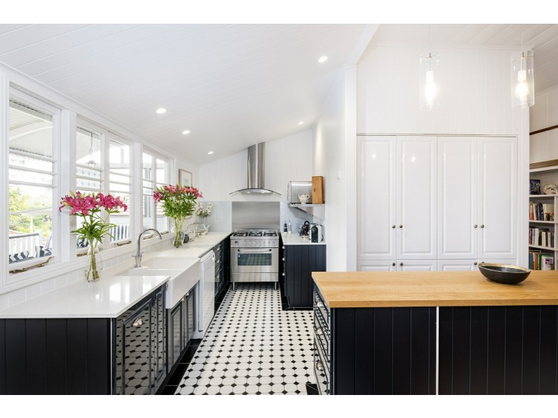 86 Cracknell Road, Annerley QLD 4103