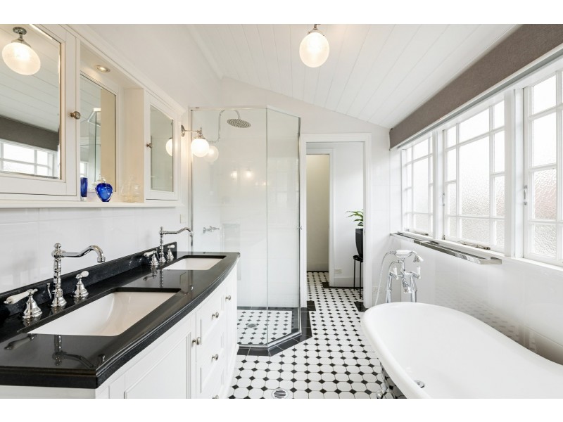 86 Cracknell Road, Annerley QLD 4103