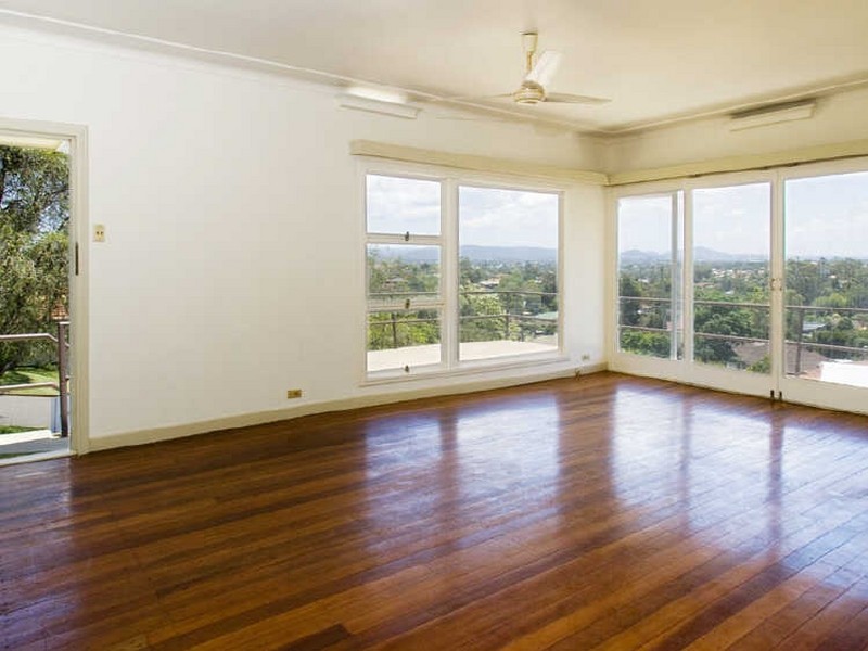 24 Charmaine Street, Moorooka QLD 4105