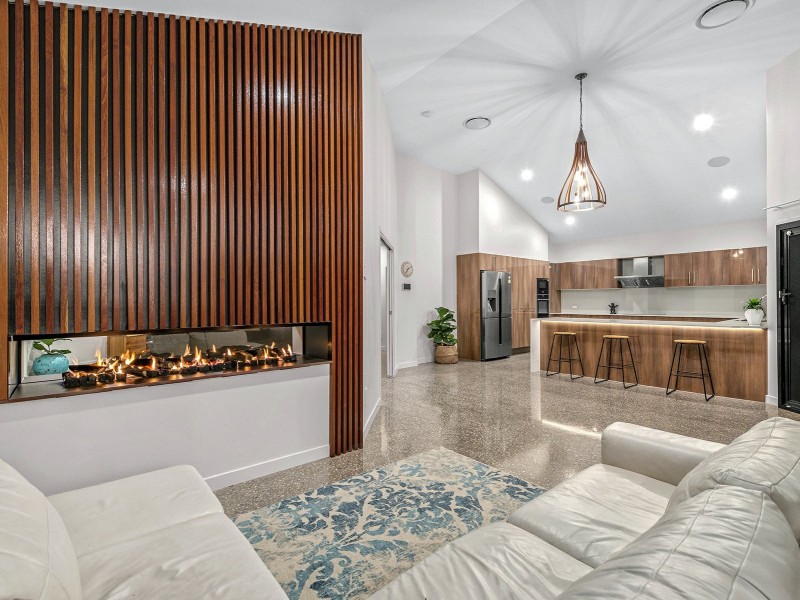 93 Hardys Road, Mudgeeraba QLD 4213