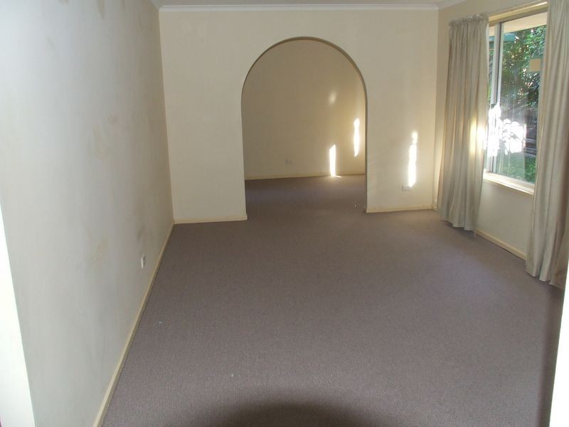 11 Dellwood Street, Nathan QLD 4111