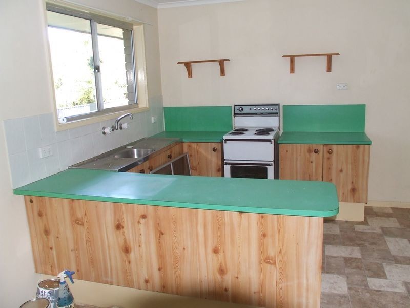 11 Dellwood Street, Nathan QLD 4111