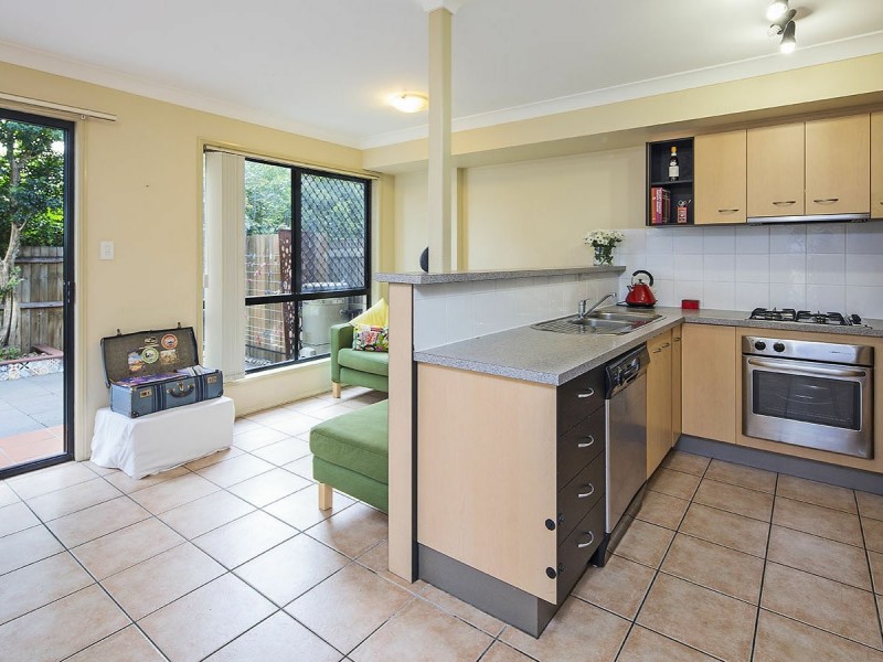 9/90 Chester Road, Annerley QLD 4103