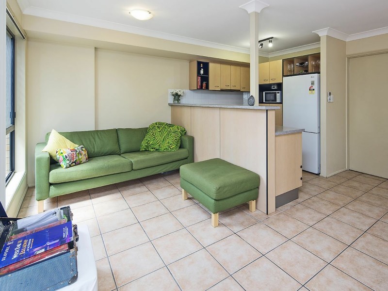 9/90 Chester Road, Annerley QLD 4103