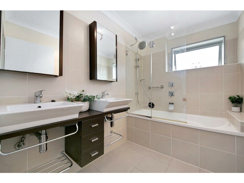 3/11 Brassey Street, Fairfield QLD 4103