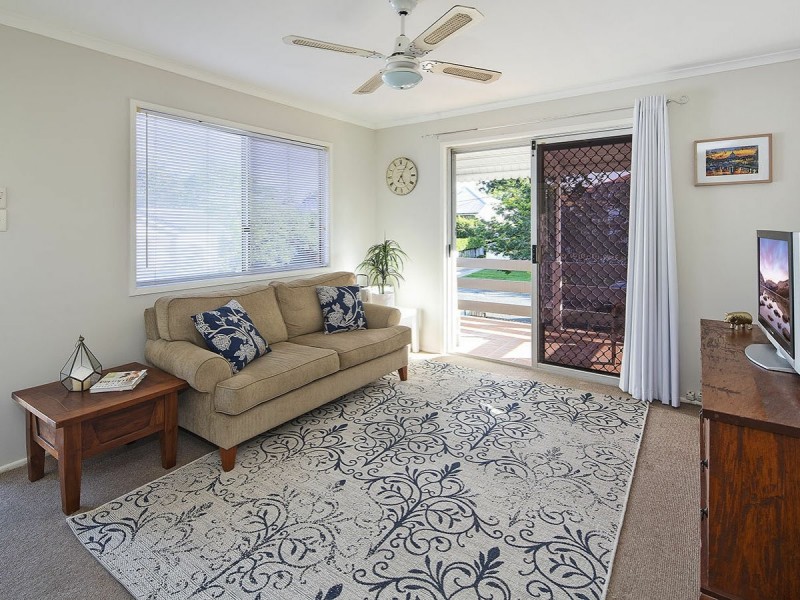 19 Violet Street, Yeronga QLD 4104